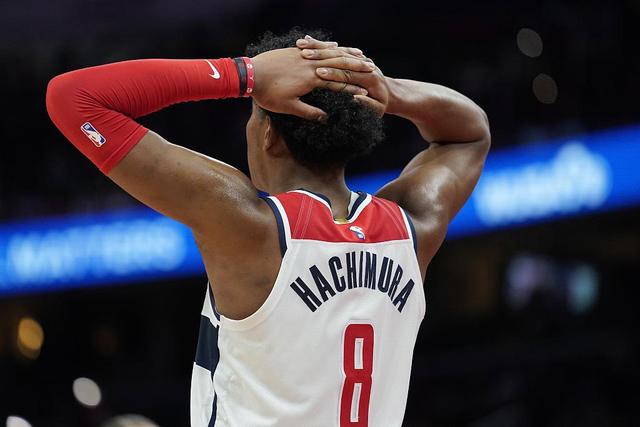 2026石屏异龙湖马拉松落幕 6000名选手体验独特赛道